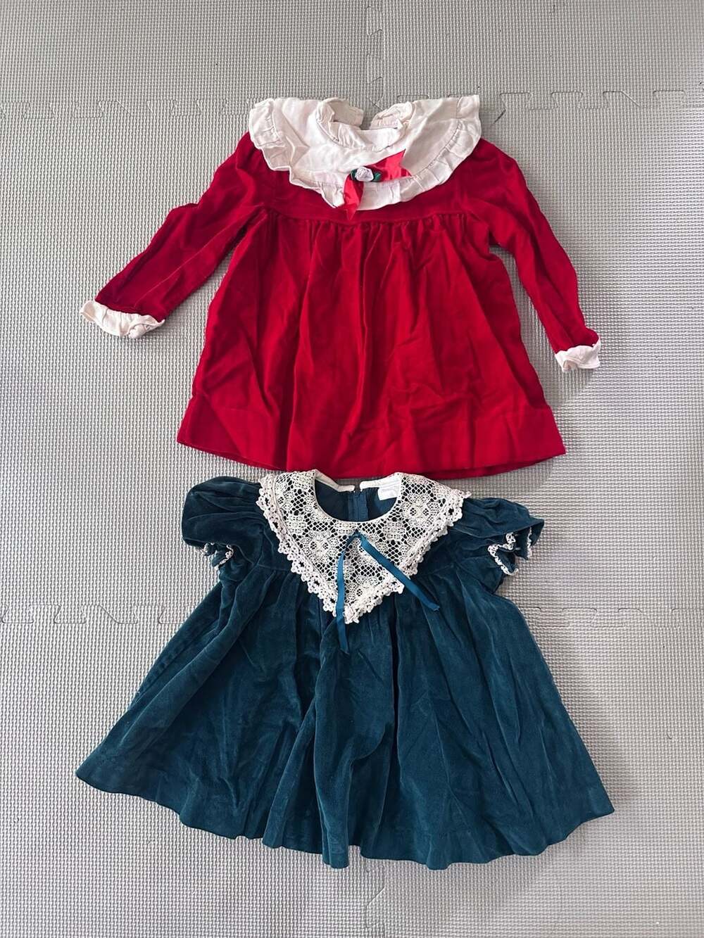 Lot of 2Vintage Girls Holiday Dresses Including Coming Thing Red Velvet Size 3T